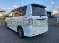 2013 White Toyota Voxy ZS