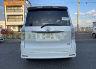 2013 White Toyota Voxy ZS