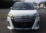 2016 Pearl White Toyota Noah  SI