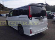 2016 Pearl White Toyota Noah  SI