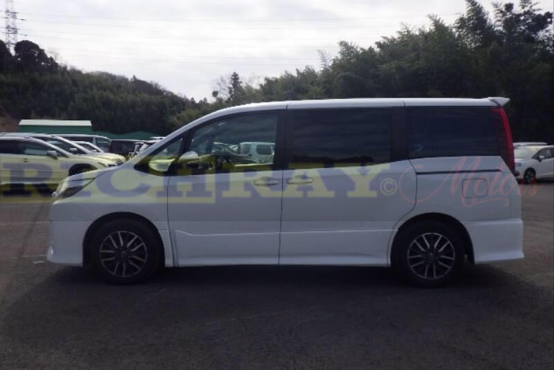 2016 Pearl White Toyota Noah  SI